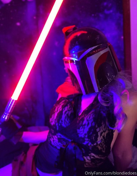 blondiedoes Profile pic