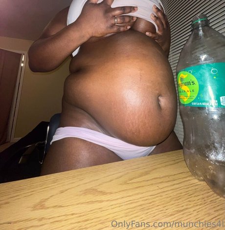 izzyeats onlyfans page