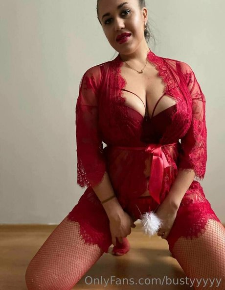 bustyyyyy onlyfans nude