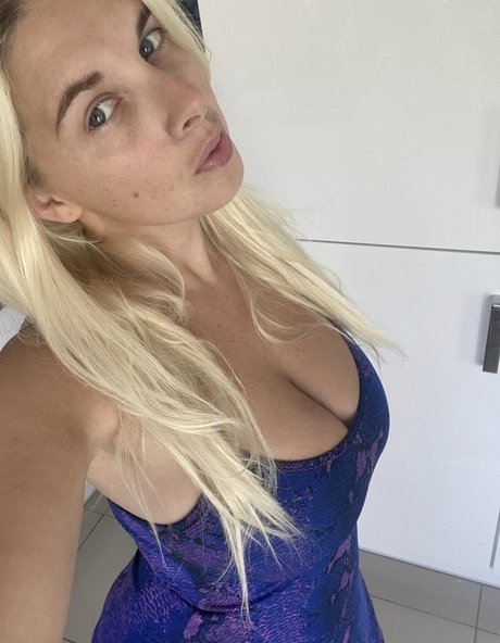 Holly Ann Muldoon onlyfans explicit content