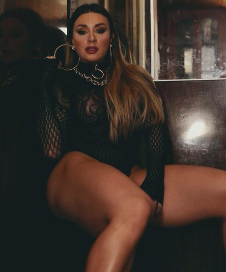 Juliana Salimeni onlyfans boobs