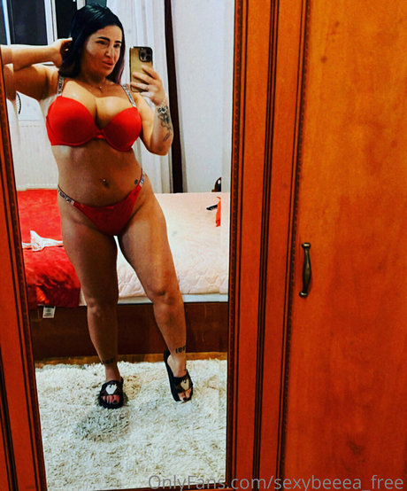 sexybeeea free hot onlyfans