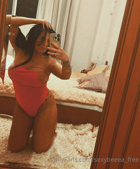 sexybeeea free onlyfans archives