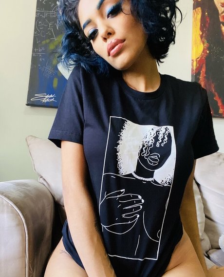 nina morelo Profile pic