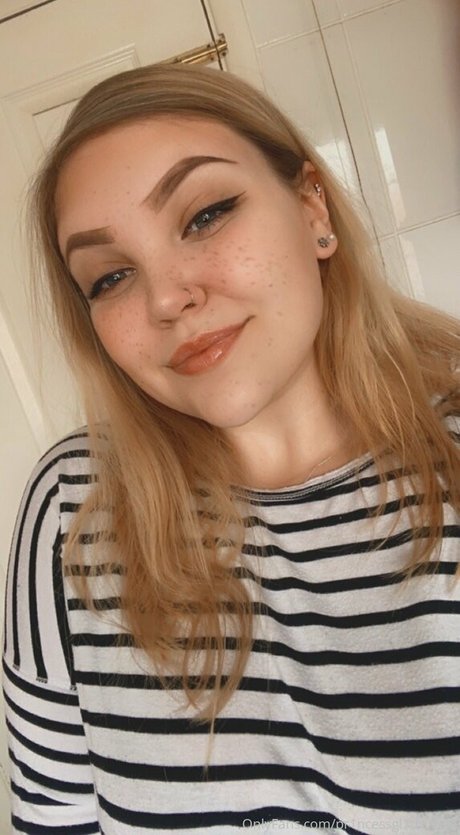 pr1ncessgl1tterfree onlyfans sextape