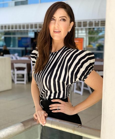 D Arcy Carden nude onlyfans