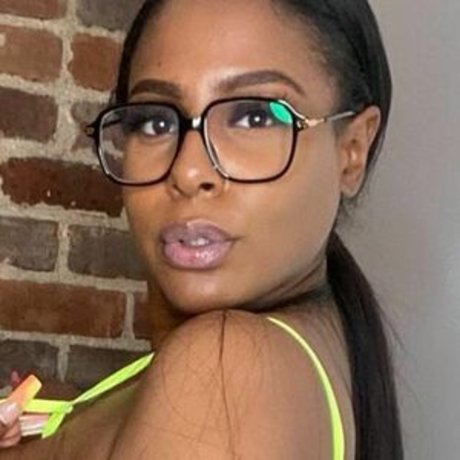 Fat Booty Bae onlyfans sex leak