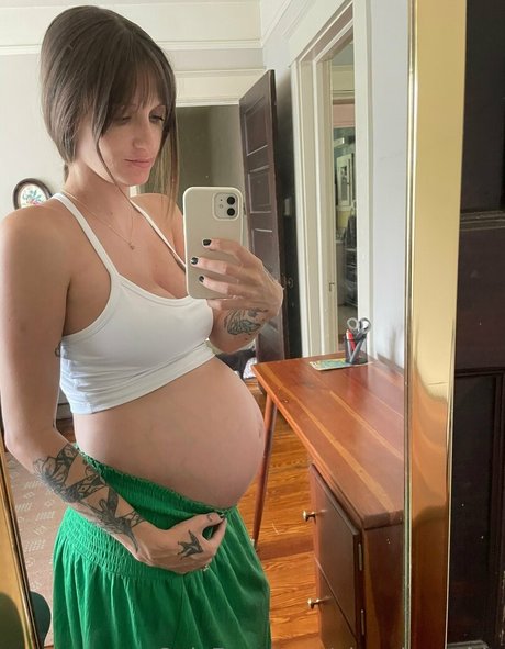 Alanah Mackie nude onlyfans pics