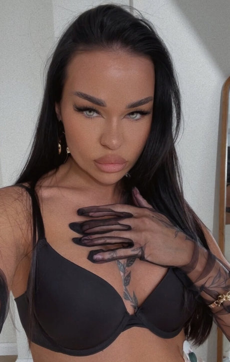 Ya Eva onlyfans posts