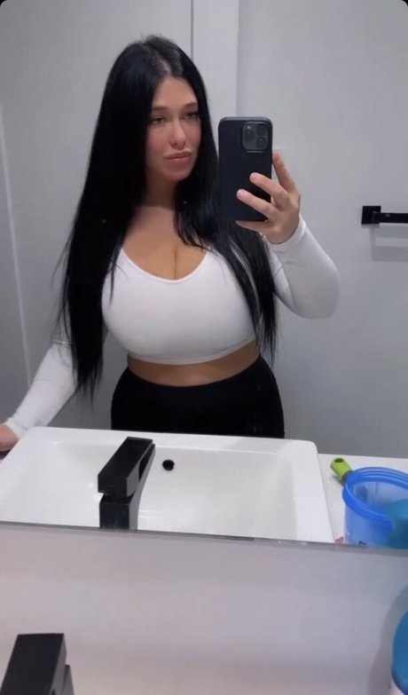 roxnour onlyfans pics leaked