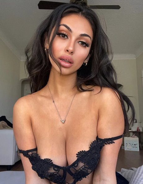 Parker Abbott onlyfans leaked photos