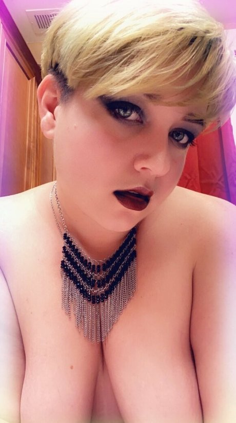 unsupervised housewife onlyfans striptease