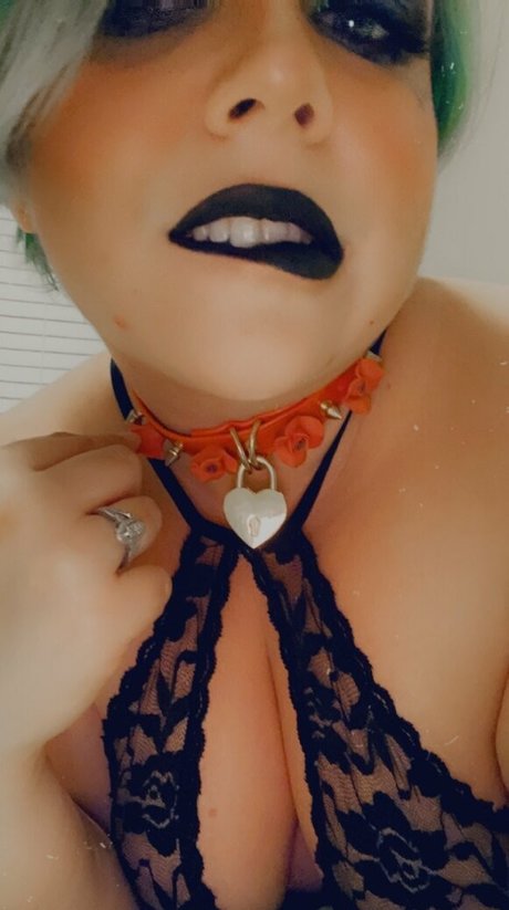 unsupervised housewife onlyfans leaka