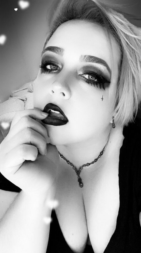 unsupervised housewife nude onlyfans leak