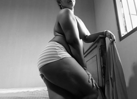 naughtyaunty nude onlyfans leaks