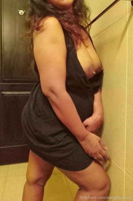 naughtyaunty onlyfans sextape