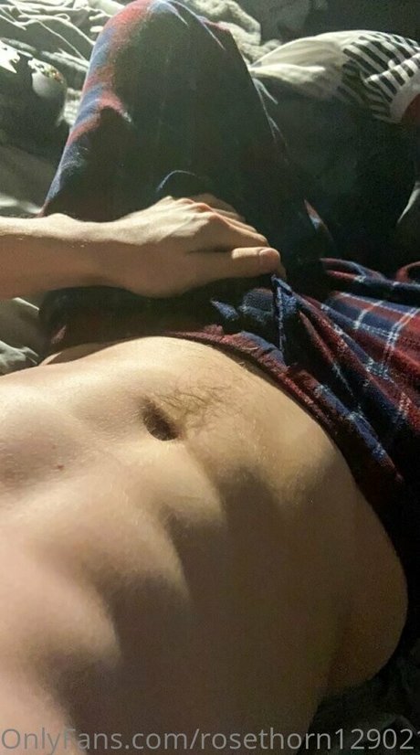 rosethorn129021 onlyfans pictures