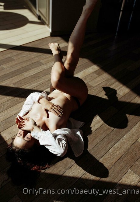 baeuty west anna tits onlyfans
