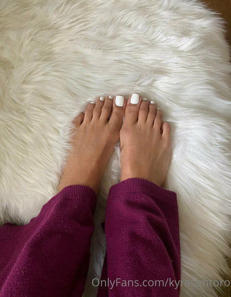 Kyra Santoro nude leak onlyfans