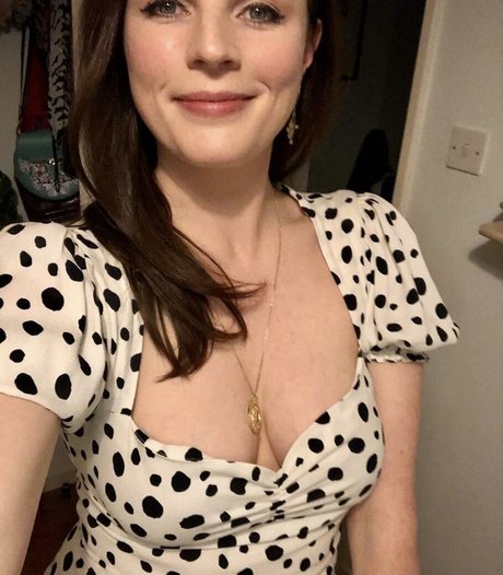 Aisling Bea onlyfans leak
