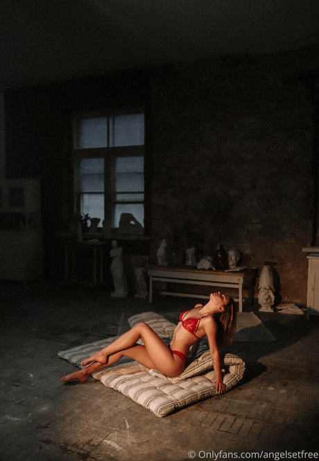Angelsetfree is on onlyfans