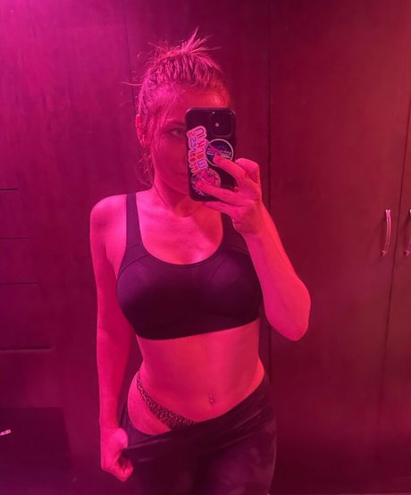 loveachloe onlyfans leaked