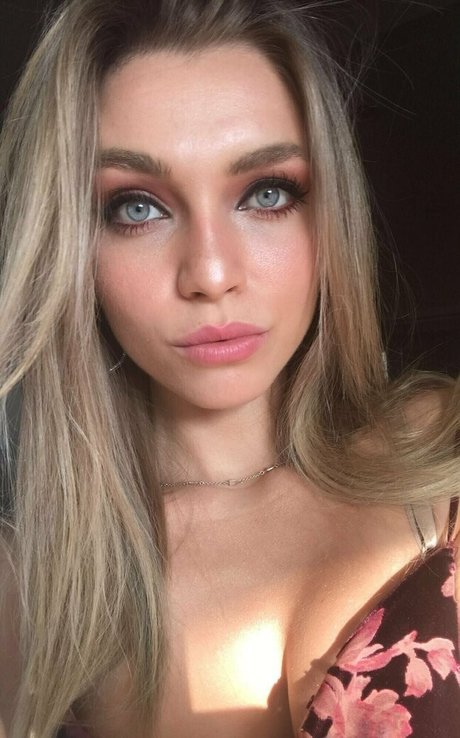 loveachloe onlyfans nudes leaked