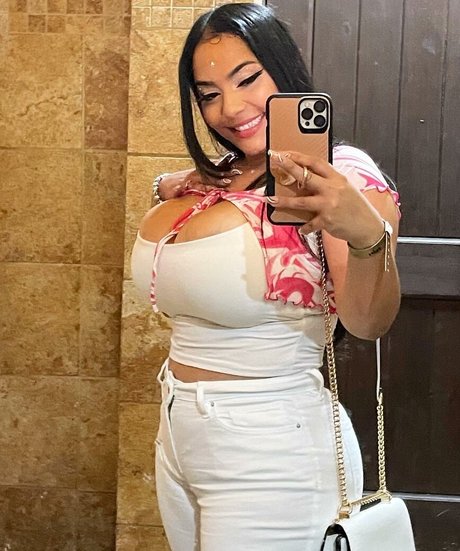 Jaki Oppai onlyfans leak naked