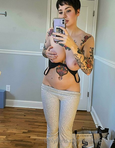 Annie Jay onlyfans content leaked