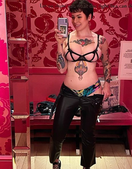 Annie Jay onlyfans pics nude