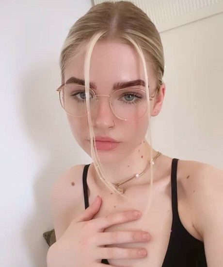 Heyitzrachael onlyfans leaked tits