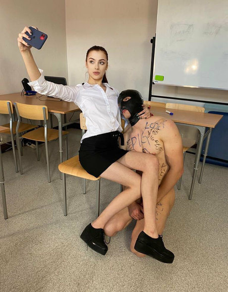 lady perse free onlyfans nude content