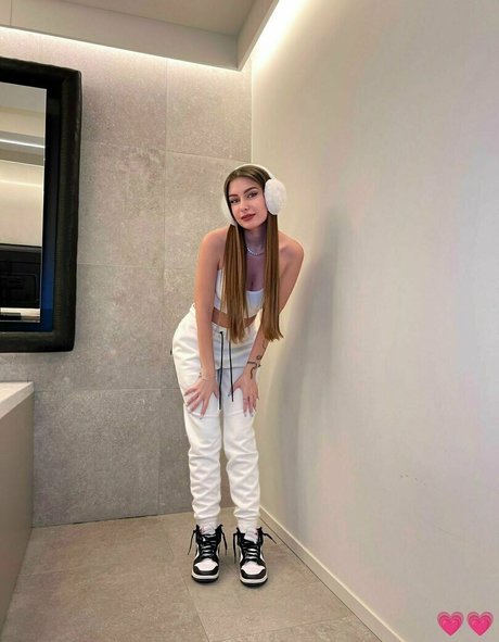 Elisa Esposito onlyfans sextape