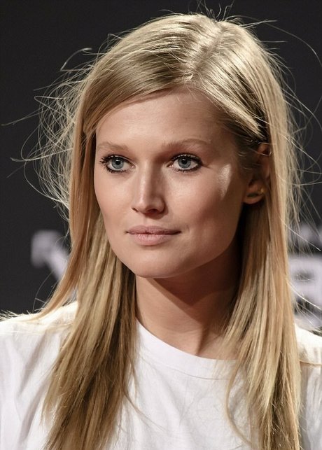 Toni Garrn onlyfans page