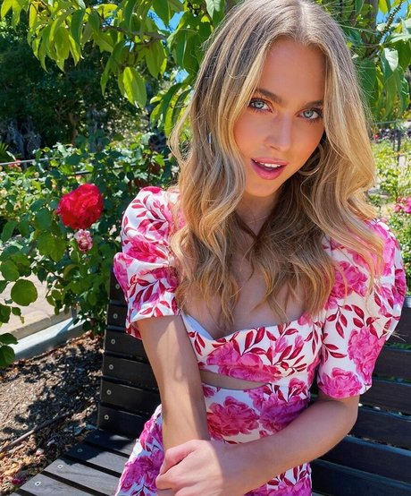 Anne Winters onlyfans lesk