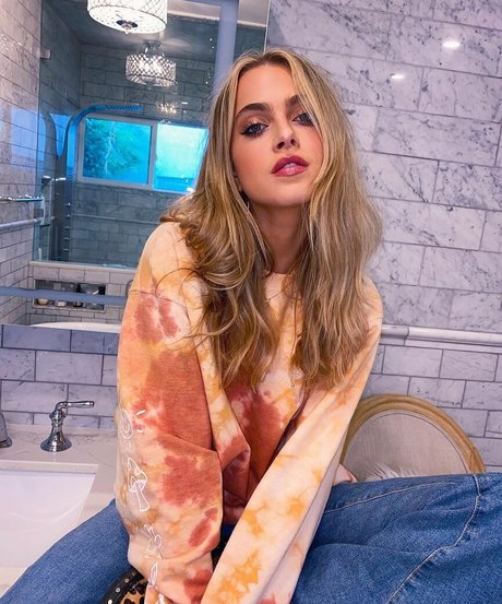 Anne Winters onlyfans leaked free