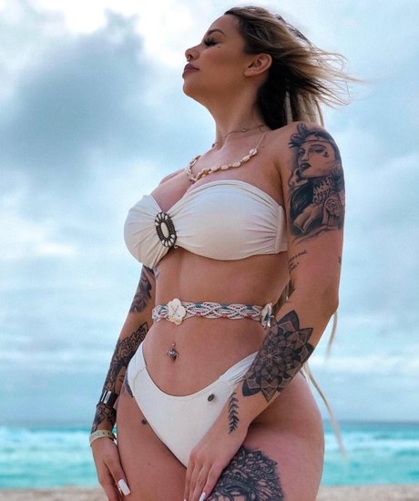 Victoria Macan onlyfans pics nude