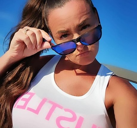 Baddie2thebone only fans leaked porn