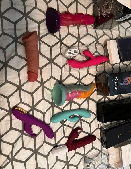 ladibrandi69 onlyfans strip