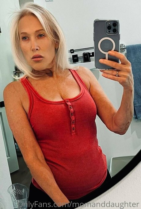 suzieandhannahfree onlyfans fotos