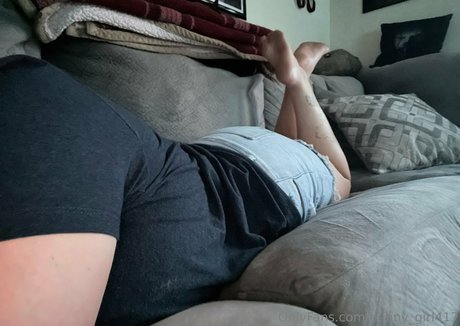 bunny girl417 onlyfans sextape leak