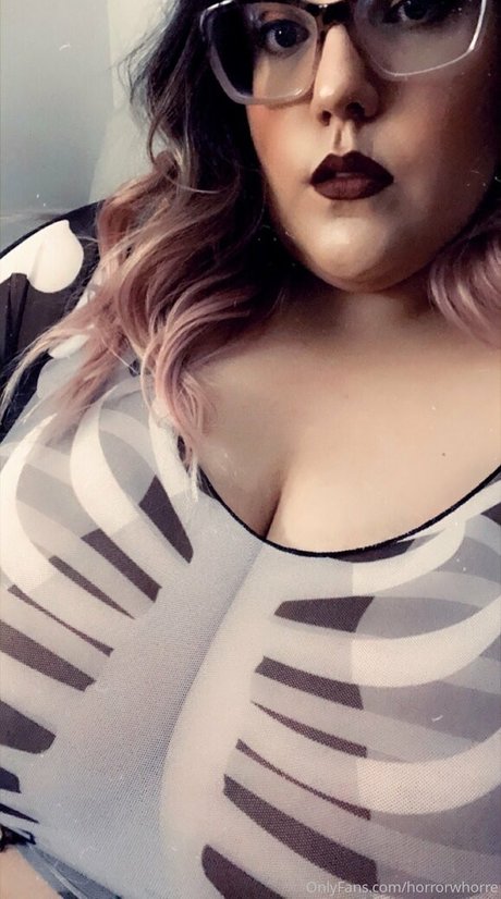 horrorwhorre Profile pic