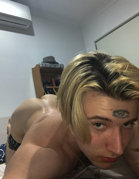 bradcockpitt onlyfans model photo