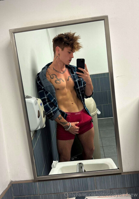 itscodyandrew nude on onlyfans