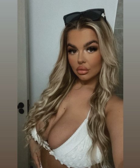 Kayleigh Thomsen onlyfans model photo