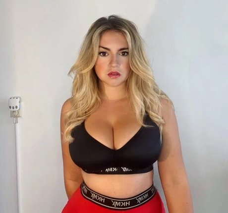 Sensi Lowe leaked only fans