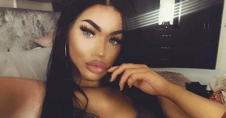 brunettebooty34 onlyfans leak ass