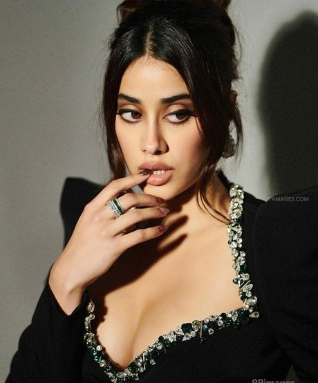 Janhvi Kapoor nude porn onlyfans