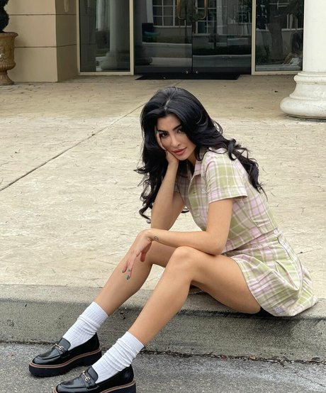 Elwa Saleh tits onlyfans