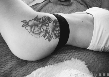 abrilllllllllllll onlyfans pics leaked